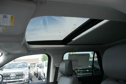 Glacier Gray Metallic Tri-Coat 2026 Ford Expedition Active