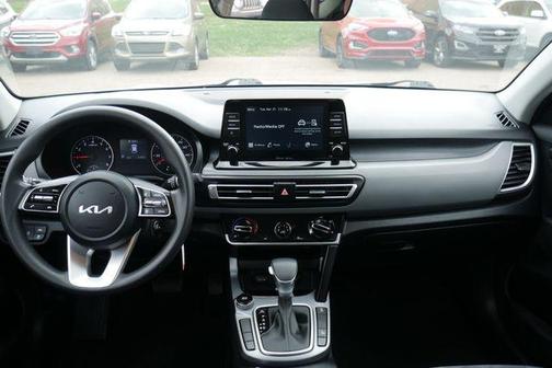 Steel Gray 2022 Kia Seltos LX