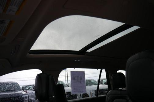 Pristine White Metallic Tri-Coat 2022 Lincoln Aviator Reserve AWD