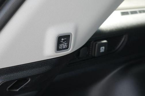 Bright White Clearcoat 2023 Jeep Grand Cherokee Limited