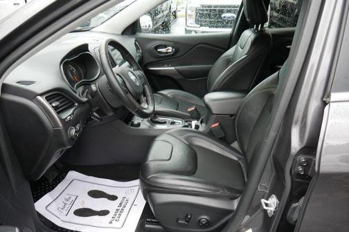 Granite Crystal Metallic Clearcoat 2020 Jeep Cherokee Latitude Plus