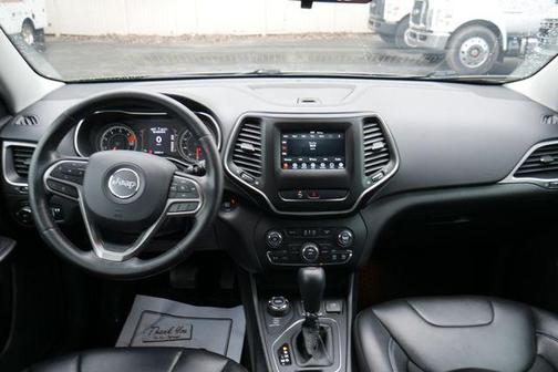 Granite Crystal Metallic Clearcoat 2020 Jeep Cherokee Latitude Plus