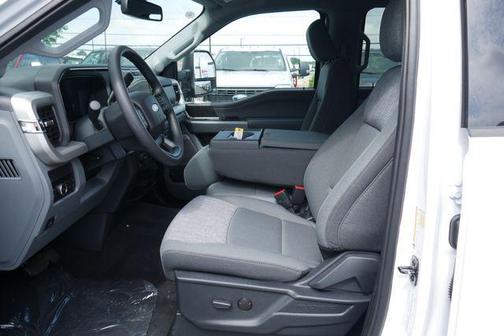Oxford White 2026 Ford F-250 XLT