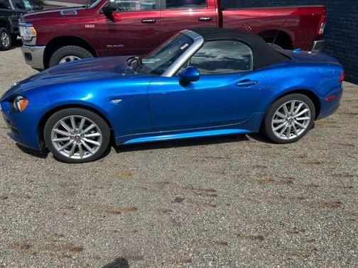2017 FIAT 124 Spider Base