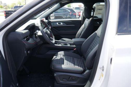 Star White Metallic Tri-Coat 2026 Ford Explorer ST-Line