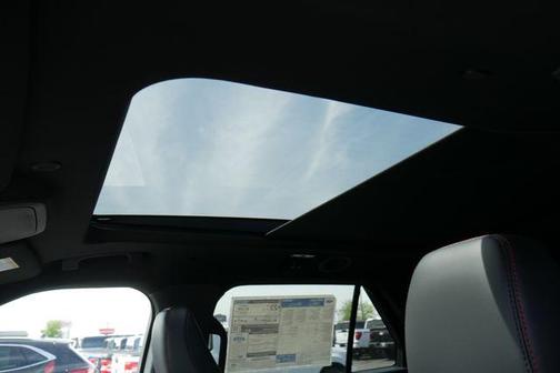 Star White Metallic Tri-Coat 2026 Ford Explorer ST-Line
