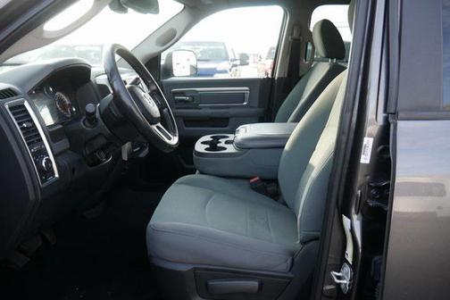 2018 RAM 3500 SLT Crew Cab 4x4 8' Box