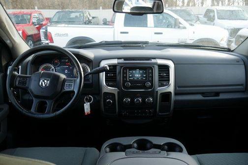 2018 RAM 3500 SLT Crew Cab 4x4 8' Box