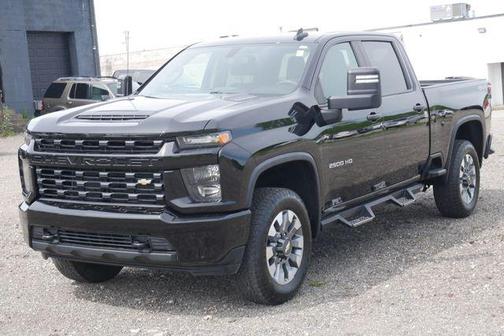 Mosaic Black Metallic 2022 Chevrolet Silverado 2500 Custom