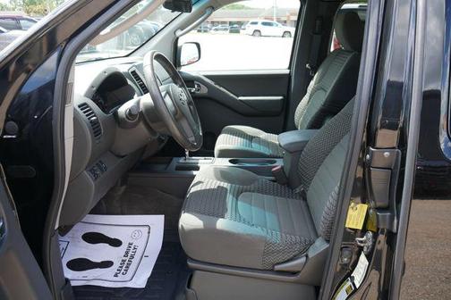 Super Black Metallic 2011 Nissan Frontier SV