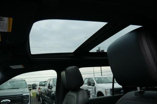 White Platinum Metallic Tri-Coat 2018 Ford Expedition Limited