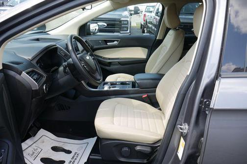 Carbonized Gray Metallic 2024 Ford Edge SE