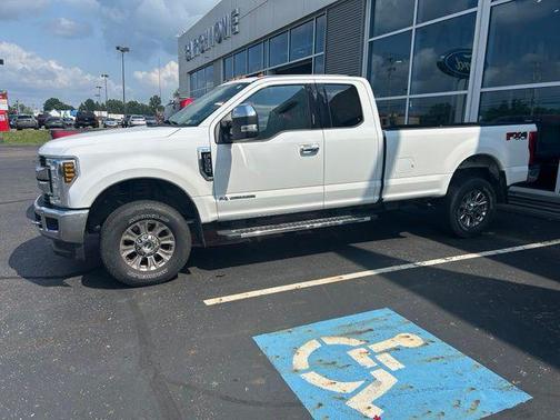 Oxford White 2019 Ford F-350 XLT