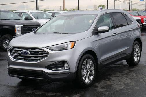 Iconic Silver Metallic 2023 Ford Edge Titanium