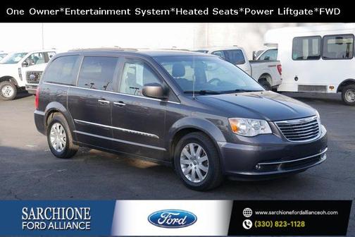 2016 Chrysler Town & Country Touring