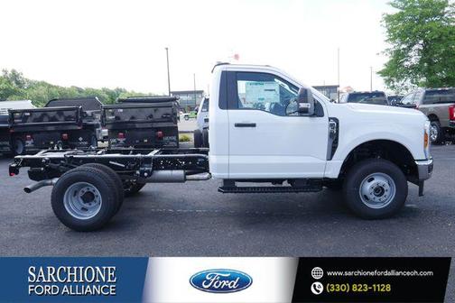 Oxford White 2026 Ford F-350 XL