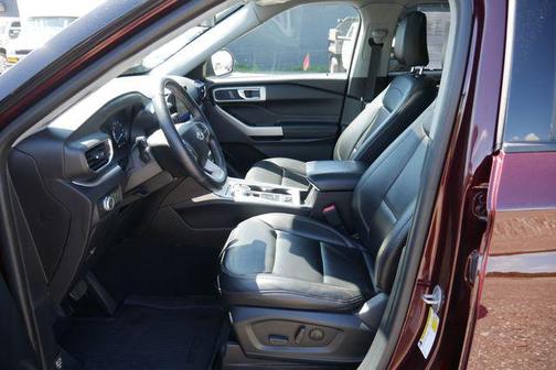 Burgundy Velvet Tinted Clearcoat 2022 Ford Explorer XLT