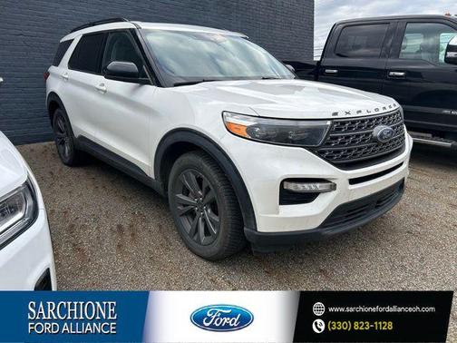 Star White Metallic Tri-Coat 2022 Ford Explorer XLT