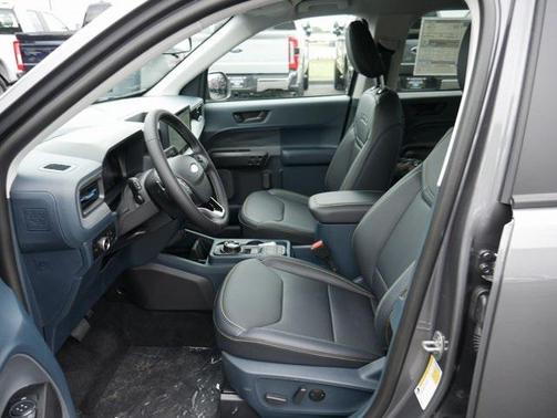 2025 Ford Maverick Lobo Standard