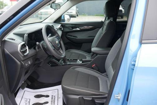 Fountain Blue 2024 Chevrolet Trailblazer LT