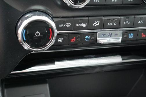 Star White Metallic Tri-Coat 2026 Ford F-150 Lariat