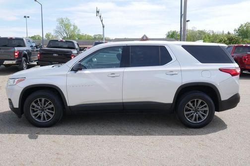 Silver Ice Metallic 2020 Chevrolet Traverse LS
