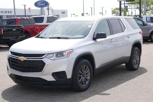 Silver Ice Metallic 2020 Chevrolet Traverse LS
