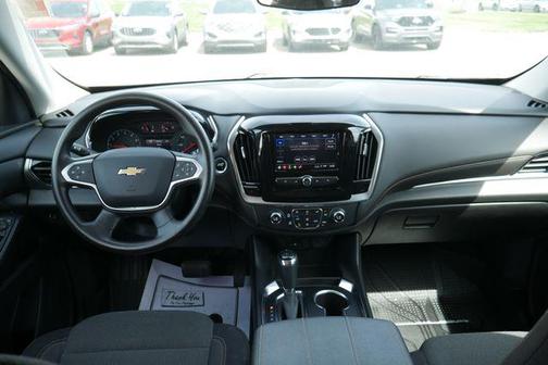 Silver Ice Metallic 2020 Chevrolet Traverse LS