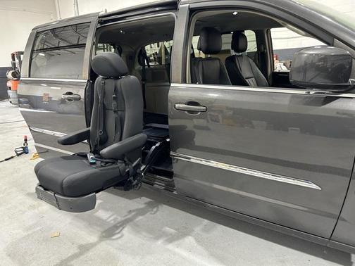 2015 Chrysler Town & Country Touring