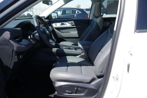 Star White Metallic Tri-Coat 2026 Ford Explorer Active