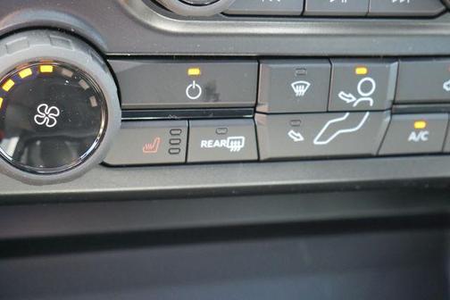 Agate Black Metallic 2026 Ford F-350 XLT