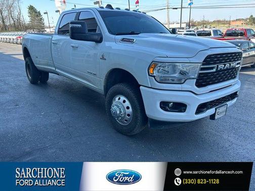 Bright White Clearcoat 2024 RAM 3500 Big Horn Crew Cab 4x4 8' Box
