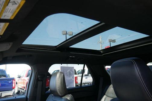 Star White Metallic Tri-Coat 2021 Ford Explorer ST