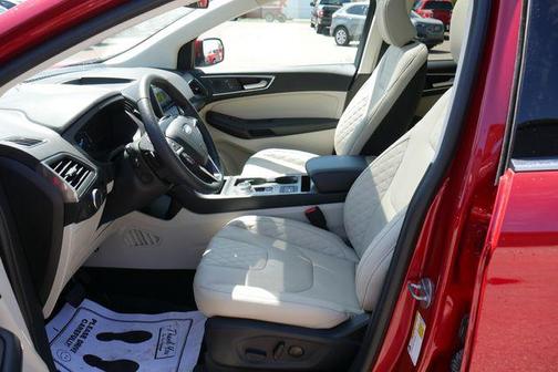 Rapid Red Metallic Tinted Clearcoat 2024 Ford Edge Titanium