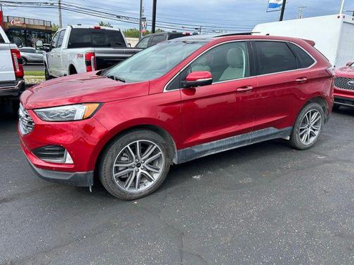 Rapid Red Metallic Tinted Clearcoat 2024 Ford Edge Titanium