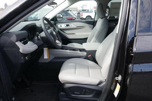 Agate Black Metallic 2026 Ford Explorer Active