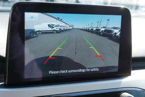 Iconic Silver Metallic 2022 Ford Escape SE