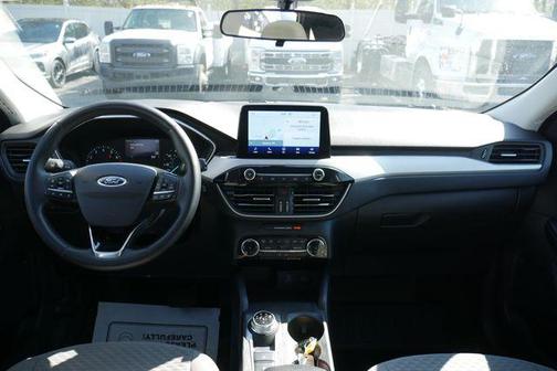 Iconic Silver Metallic 2022 Ford Escape SE