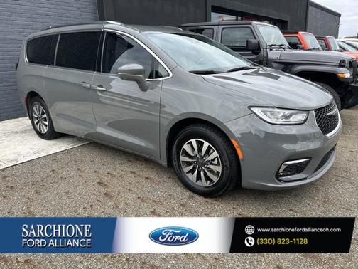 2021 Chrysler Pacifica Hybrid Touring L