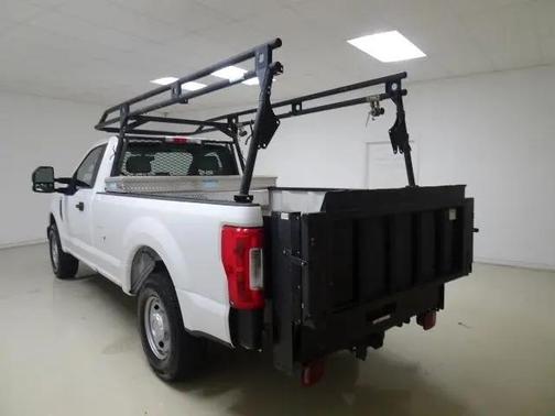 Oxford White 2018 Ford F-250 XL