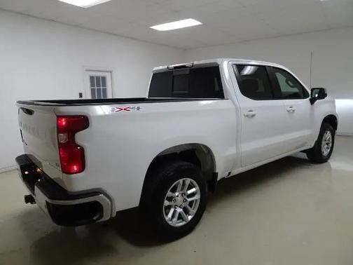 Summit White 2025 Chevrolet Silverado 1500 LT