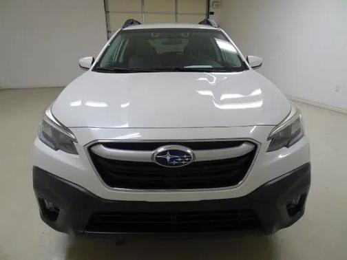 Crystal White Pearl 2020 Subaru Outback Premium