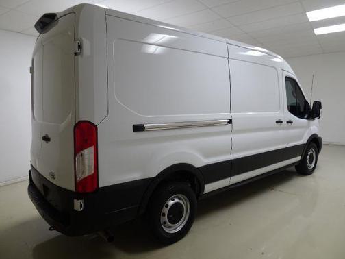 2022 Ford Transit-250 Base