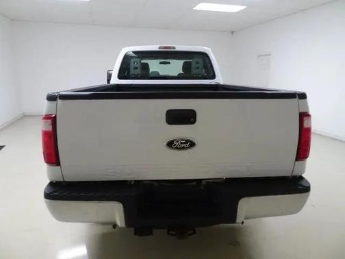 2012 Ford F-250 2WD SuperCab 142'' XL