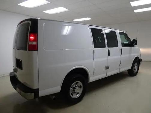 Summit White 2021 Chevrolet Express 2500 RWD 2500 Regular Wheelbase WT