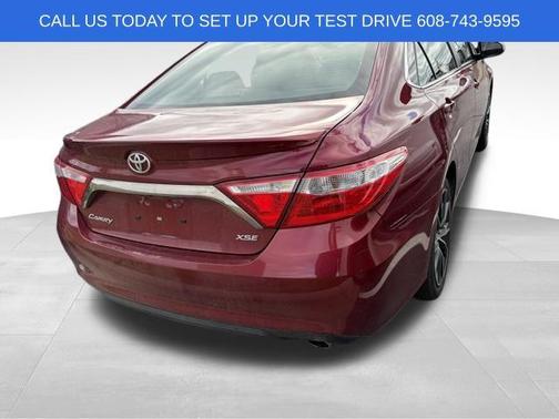 Pearl 2017 Toyota Camry XSE