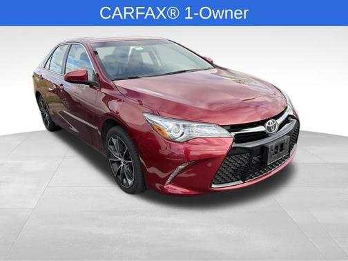 Pearl 2017 Toyota Camry XSE