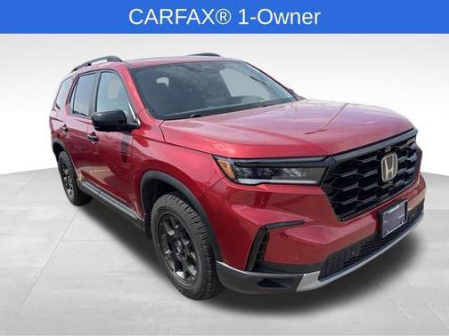 Radiant Red Metallic II 2025 Honda Pilot TrailSport