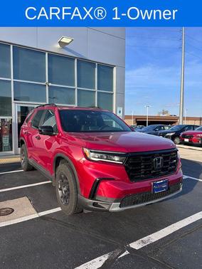 Radiant Red Metallic II 2025 Honda Pilot TrailSport