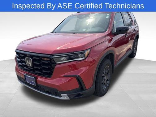 Radiant Red Metallic II 2025 Honda Pilot TrailSport